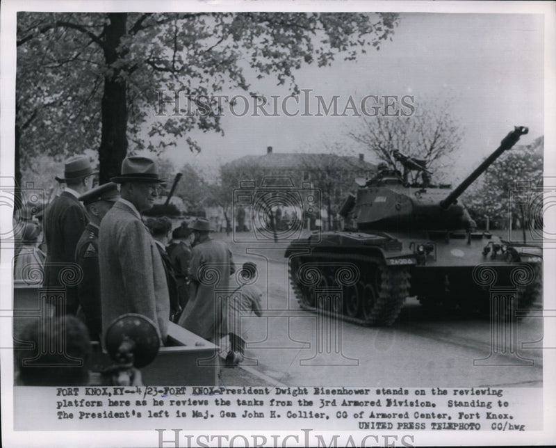 Load image into Gallery viewer, 1954 Press Photo Dwight Eisenhower Reviewing Tanks, Fort Knox - nef37334
