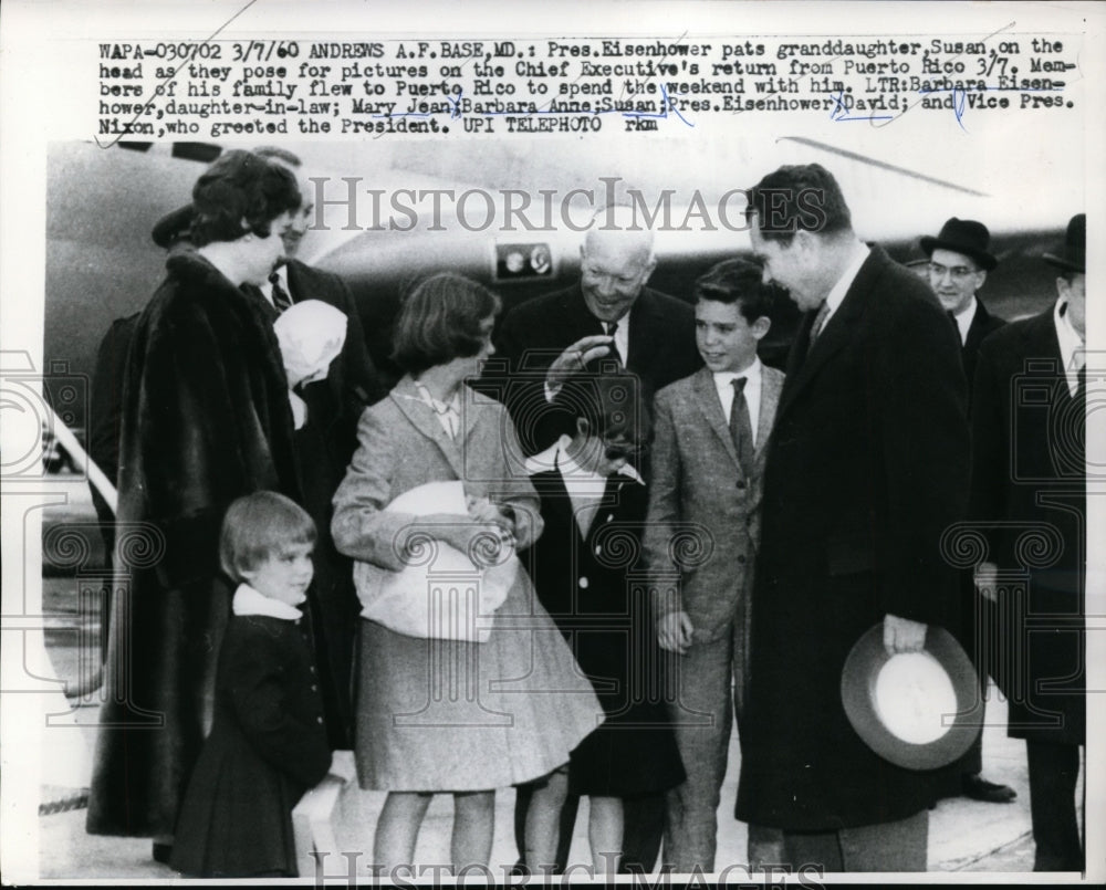 1960 Press Photo Dwight Eisenhower & Family at Andrews Air Force Base
