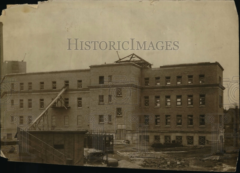 Load image into Gallery viewer, 1921 Press Photo New City Hospital Psychopathic Building - nef37440
