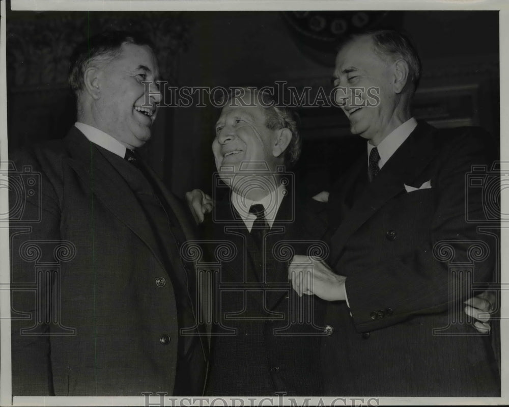 1940 Press Photo Senate Leaders Rejoice Over Passage of Conscription Bill