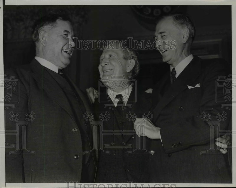 Load image into Gallery viewer, 1940 Press Photo Senate Leaders Rejoice Over Passage of Conscription Bill
