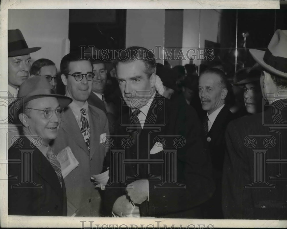 1945 Press Photo Anthony Eden Leavs Hotel After Going Into Pre-Conference Huddle