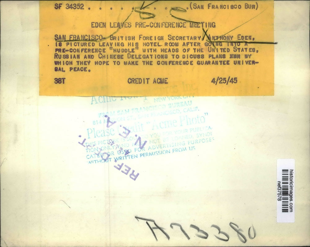 1945 Press Photo Anthony Eden Leavs Hotel After Going Into Pre-Conference Huddle