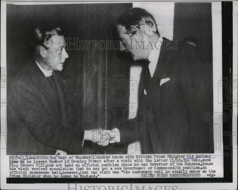 Load image into Gallery viewer, 1955 Press Photo Duke of Windsor Shakes Hands with Sir Anthony Eden As He Leaves
