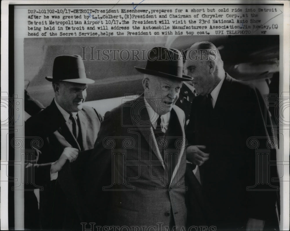 1960 Press Photo Dwight Eisenhower, L.L. Colbert at Detroit Metropolitan Airport