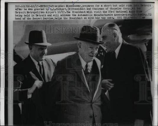 1960 Press Photo Dwight Eisenhower, L.L. Colbert at Detroit Metropolitan Airport