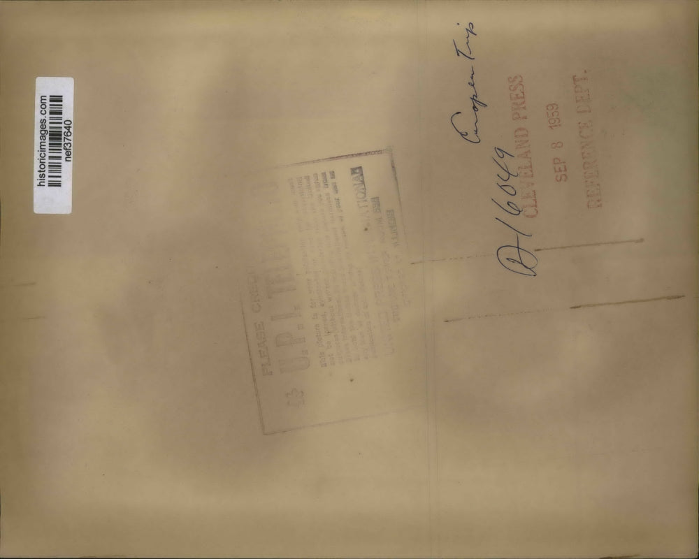 1959 Press Photo Dwight Eisenhower, Wife Mamie Kiss After his Return to U.S.