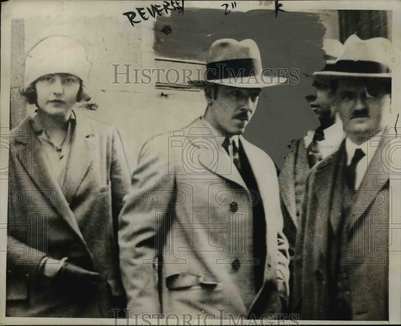 Load image into Gallery viewer, 1928 Press Photo George McDonald &amp; Wife - nef37657
