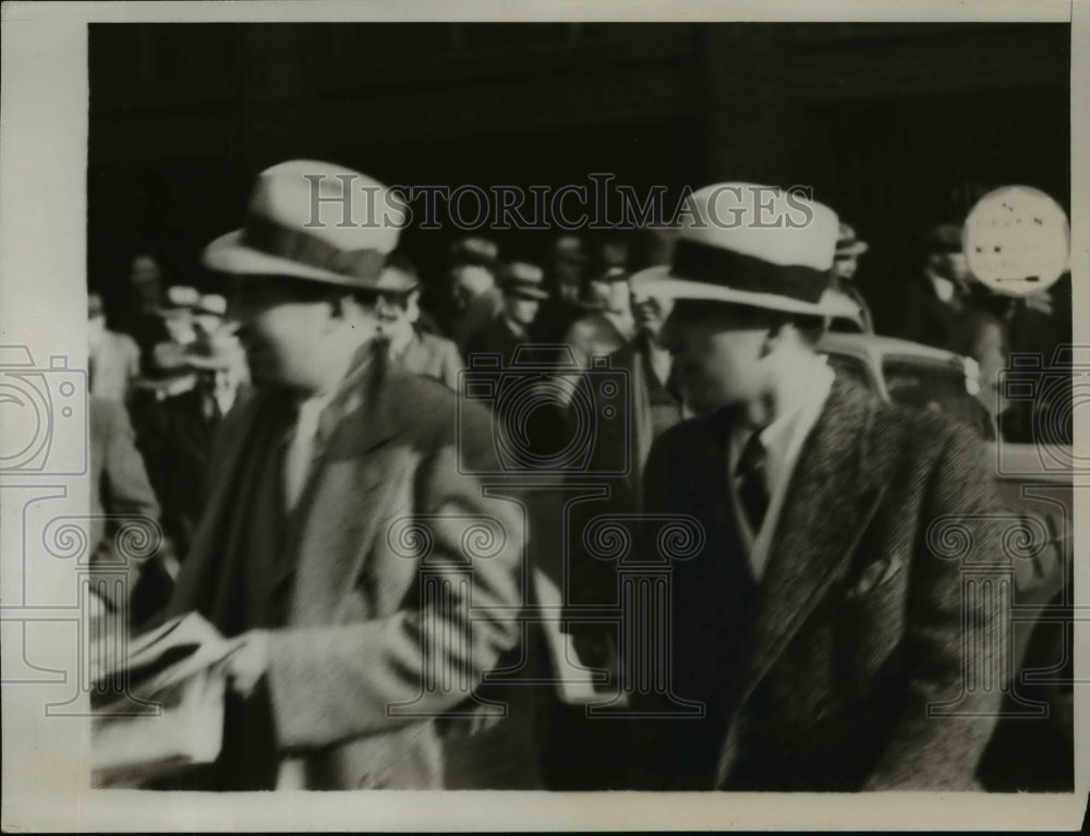 1935 Press Photo Men in Crowd - nef37682