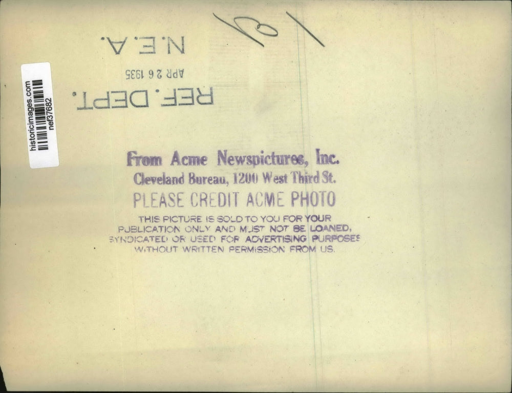 1935 Press Photo Men in Crowd - nef37682