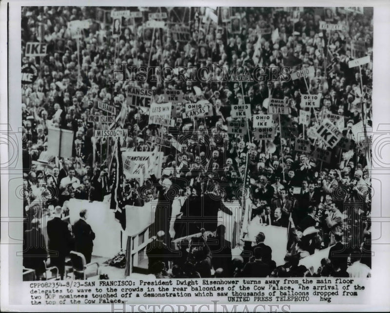 Load image into Gallery viewer, 1956 Press Photo Dwight Eisenhower Waves to Republican Convention Crowds

