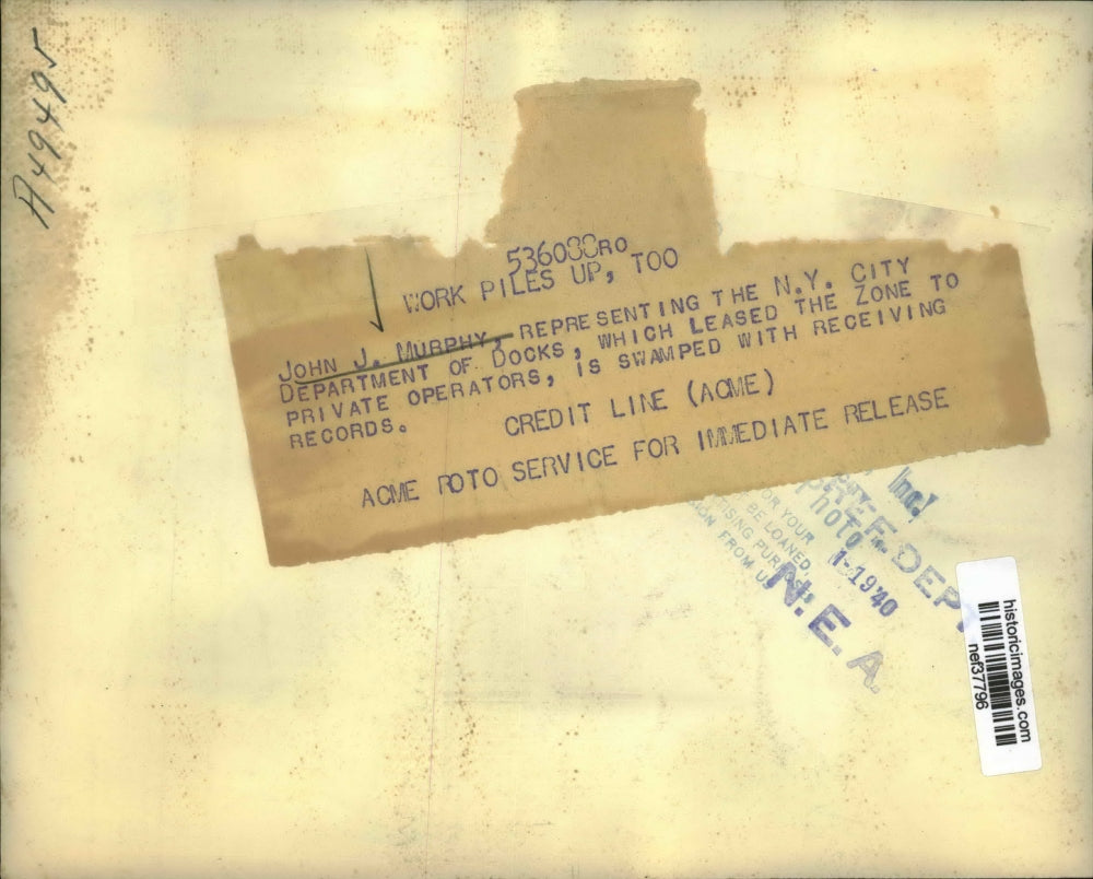 1940 Press Photo John Murray of NYC Department of Docks with Receiving Records