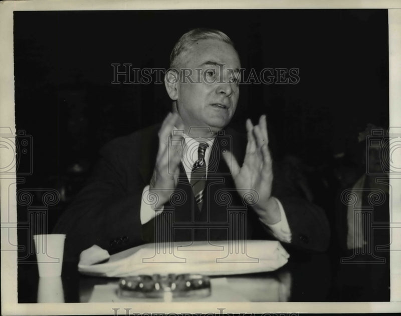 Load image into Gallery viewer, 1940 Press Photo Richard Lawry Testifies in Dies Un-American Committee
