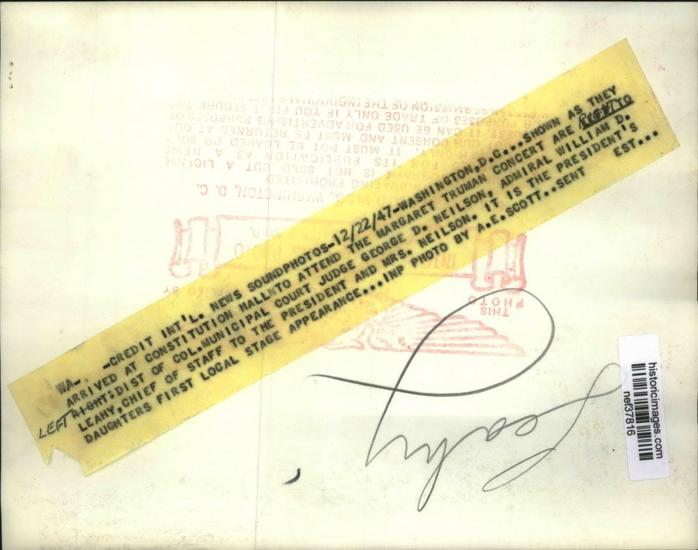 1947 Press Photo Mr, Mrs George Nielson, William Leahy Arrive for Truman Concert