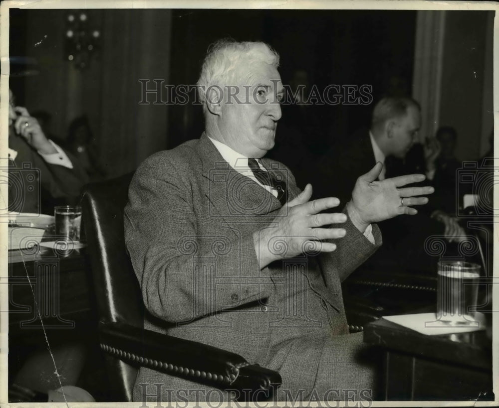1938 Press Photo James Mark Testifies Before Senate Civil Liberties Committee