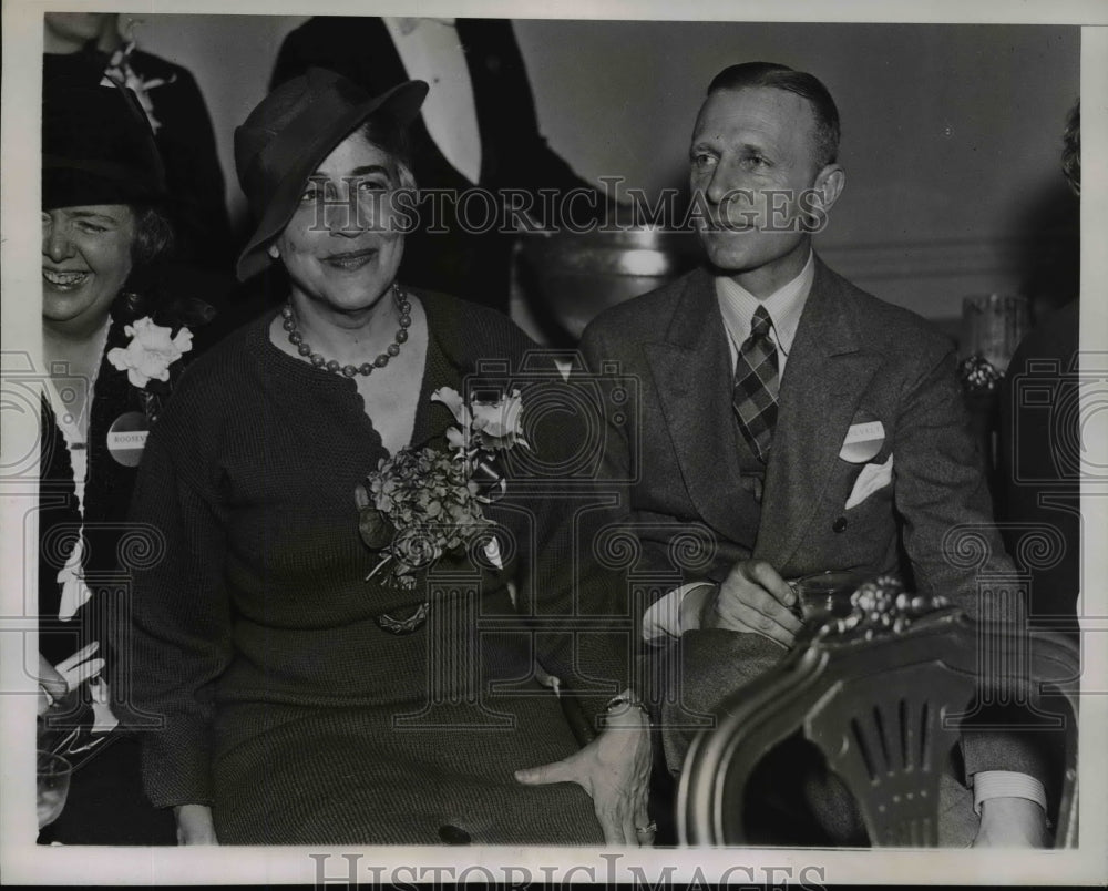 1936 Press Photo Mrs & Captain Boerge Rohde Await Election Results, NYC