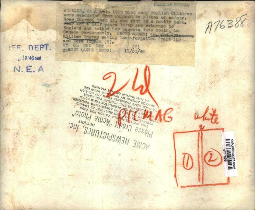 1946 Press Photo William Ingram & Wife, Daughter Rose Ingram - nef37898