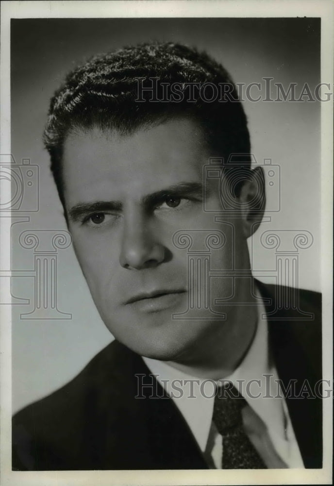Load image into Gallery viewer, 1944 Press Photo Unnamed Individual - nef37972
