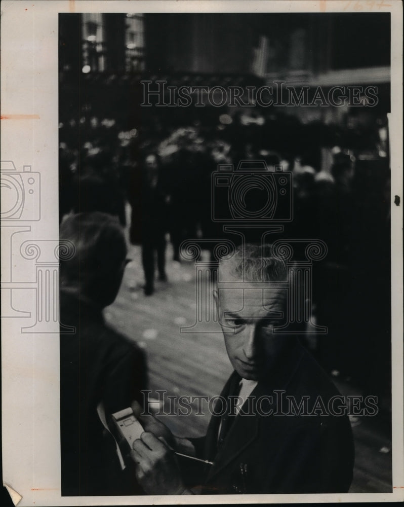 1966 Press Photo Elliott Fox - nef38053