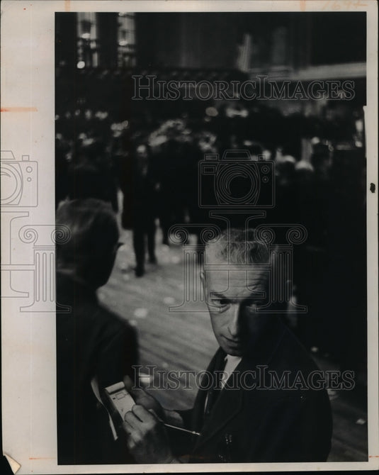 1966 Press Photo Elliott Fox - nef38053
