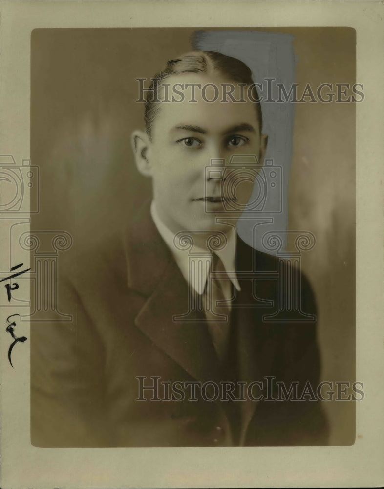 1927 Press Photo Edward J. Butler, Jr. Georgetown Clerk of Coin - nef38096