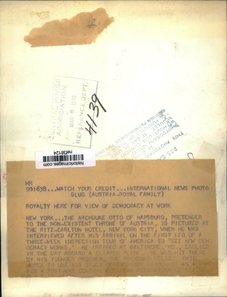 1940 Press Photo Archduke Otto of Hapsburg at Ritz-Carlton Hotel in New York