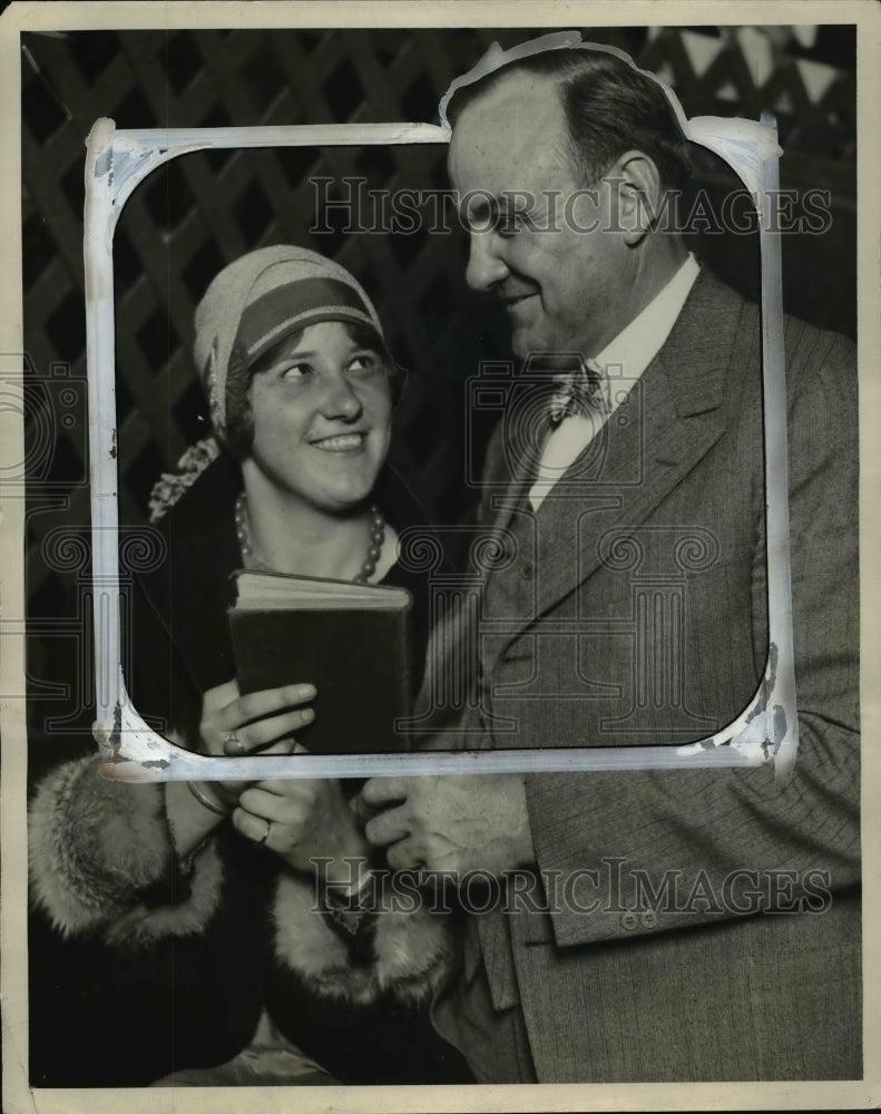 1928 Press Photo Pauline Rader to Renounce World For 5 Years on Missionary