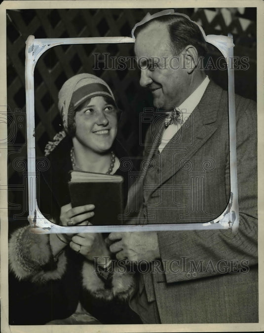 1928 Press Photo Pauline Rader to Renounce World For 5 Years on Missionary