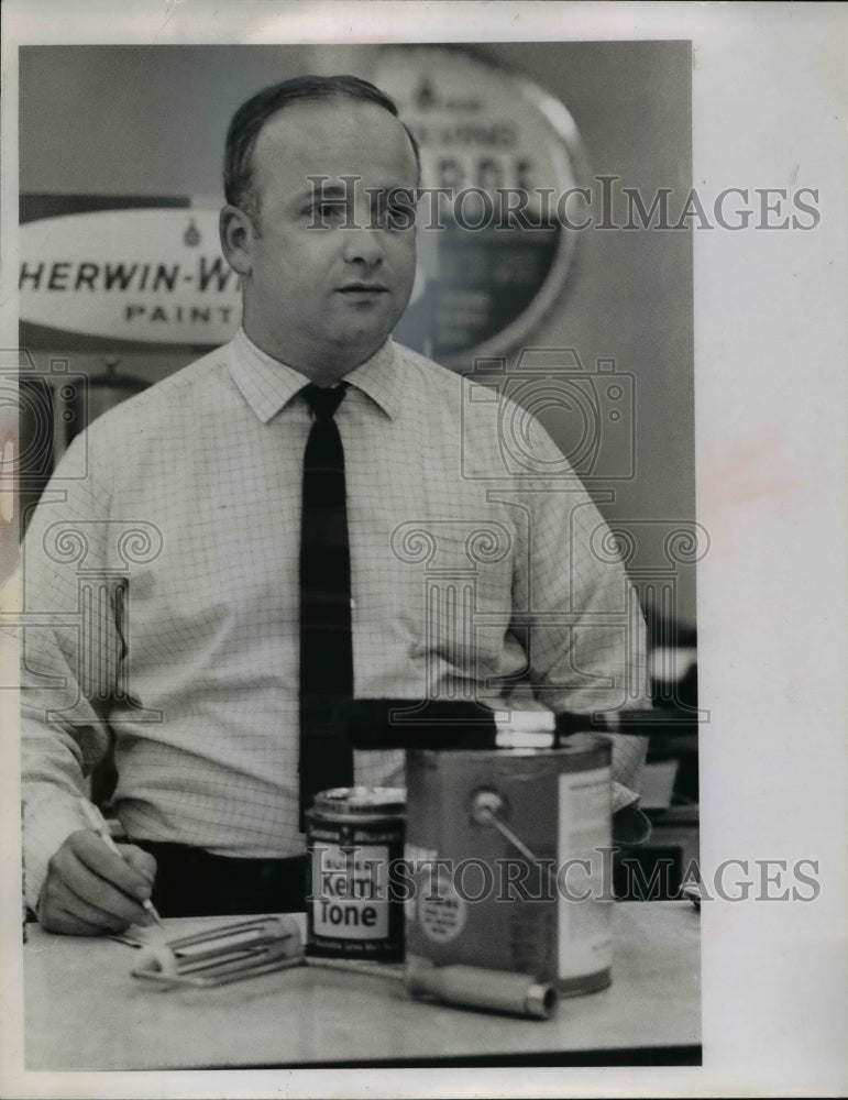Load image into Gallery viewer, 1969 Press Photo Jack Cooper Manager Sherwin-Williams Paint - nef38304
