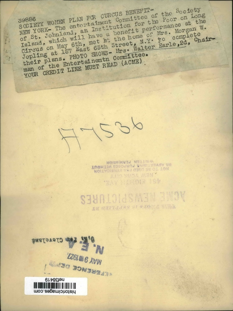 1927 Press Photo Mrs Walter Earle Host New York Institution for the Poor Circus