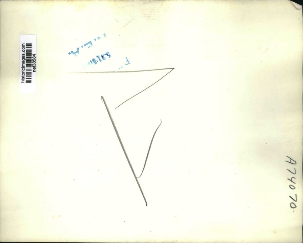 1951 Press Photo George Taylor congratulated by Eric Johnston after swearing in