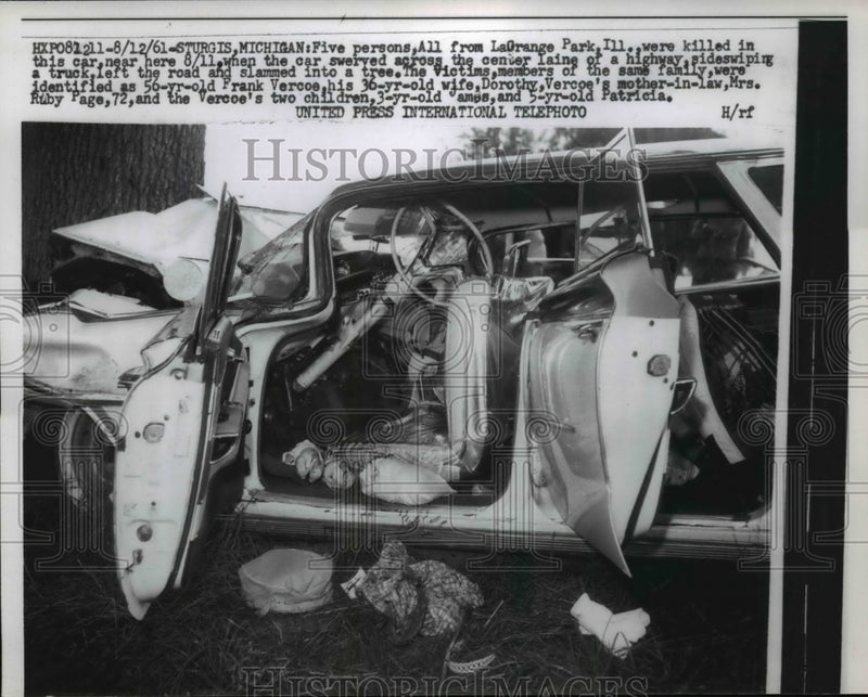 Load image into Gallery viewer, 1961 Press Photo Five Family Members Killed in Car-Truck Collision in Sturgis MI
