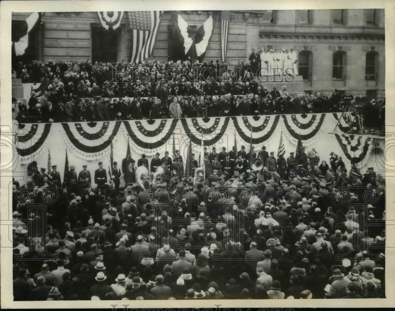 Load image into Gallery viewer, 1933 Press Photo Paul McNutt Inaugurated as 33rd Gov of Indiana - nef38620
