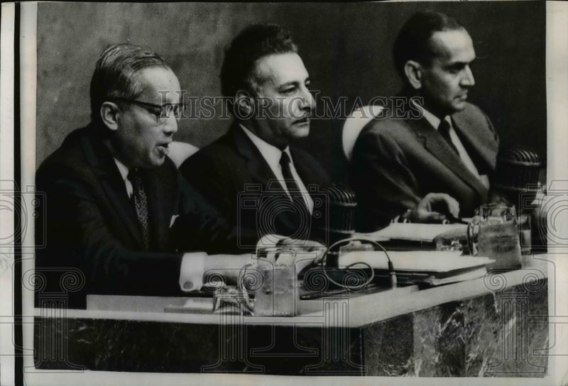 Load image into Gallery viewer, 1967 Press Photo Un Secretary General Thant Addresses General Assembly
