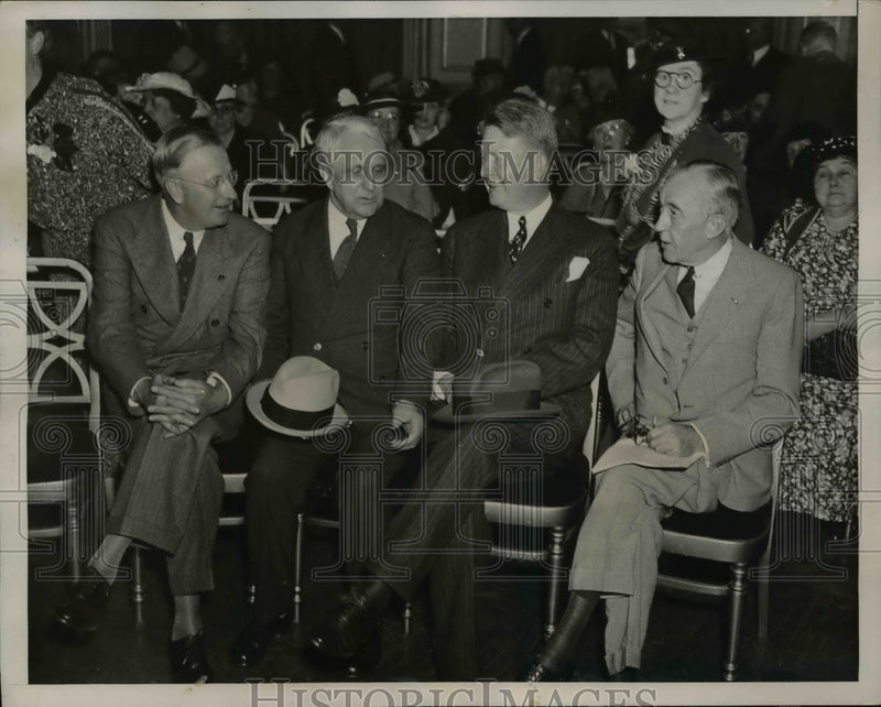 Load image into Gallery viewer, 1936 Press Photo Pennsylvania Delegates at GOP/Republican Committee Meeting
