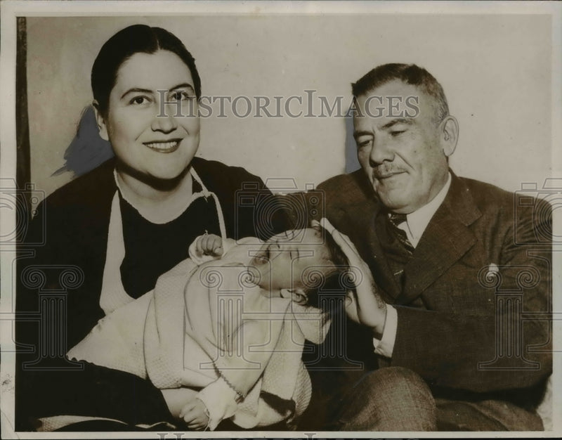 Load image into Gallery viewer, 1936 Press Photo Nyrna Torreblanca, Gen. Plutarco Calles, Hortensia Torreblanca
