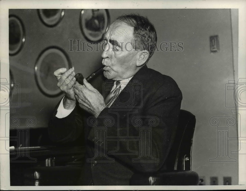 Load image into Gallery viewer, 1937 Press Photo William Bankhead Prepares for Opening of Special Congress Sess.
