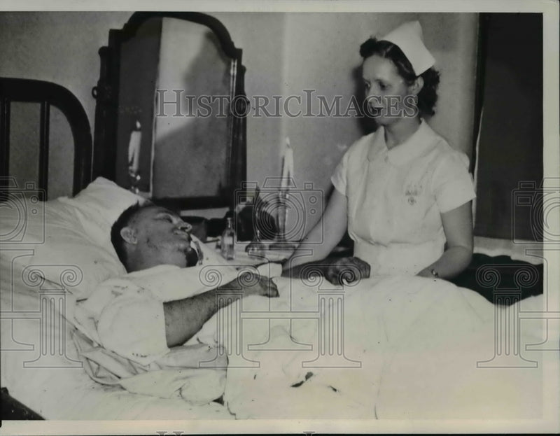 Load image into Gallery viewer, 1989 Press Photo Anton J.Miller crusaded against slot machine in Peoria Ill.
