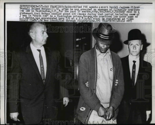 1961 Press Photo Daniel Jackson Oliver Wendell Holmes Morgan Escorted by Agents