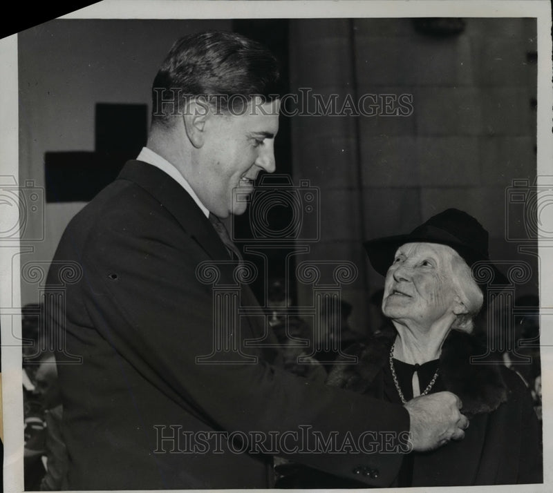 Load image into Gallery viewer, 1939 Press Photo Edgar Morris &amp; Emma L DeGraw Only Living Founders of Red Cross
