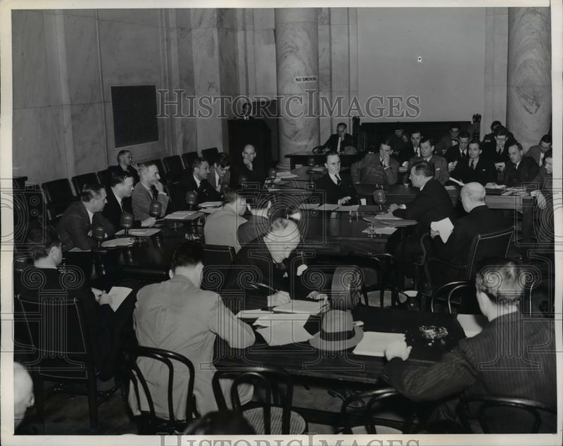 Load image into Gallery viewer, 1941 Press Photo Defense Progress Investigation at U.S. Senate Caucus Room
