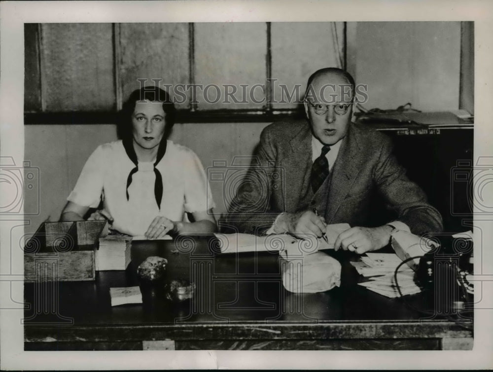 1937 Press Photo Susan Porter, George V. Hudson of Raybestos-Manhattan company