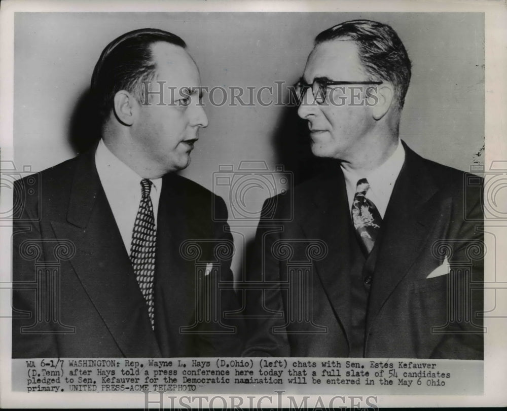 1952 Press Photo Wayne L Hays Chats with Estes Kefauver After Press Conference