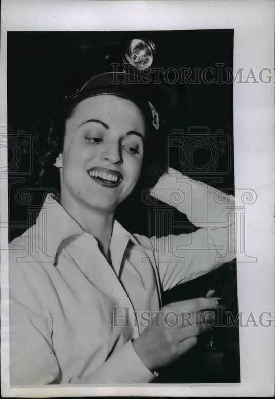 1946 Press Photo Virginia Semrow at Mining Institute Meeting, Seattle