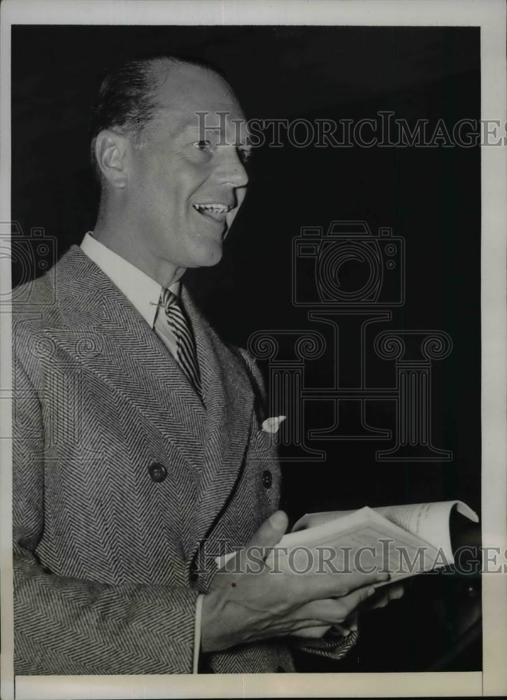 Load image into Gallery viewer, 1938 Press Photo James H. Cromwell Appears Before Tax Comm on New Tax Bill
