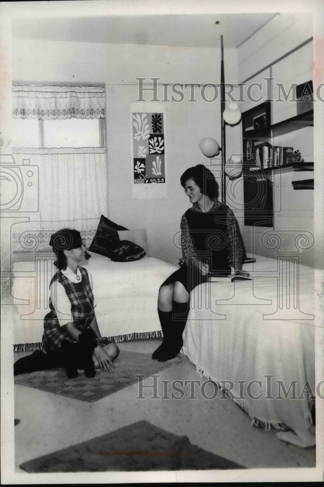 Load image into Gallery viewer, 1963 Press Photo Western College for Women - nef39657
