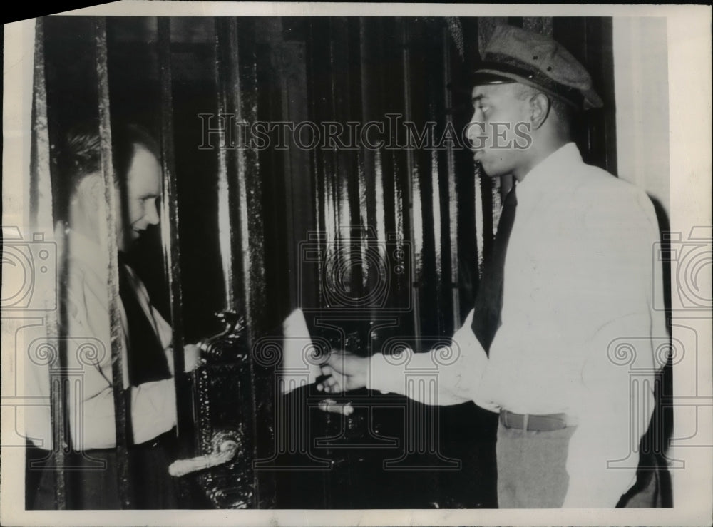 1948 Press Photo U.S. State Dept Note Rejecting Russia's Demands & Accusations