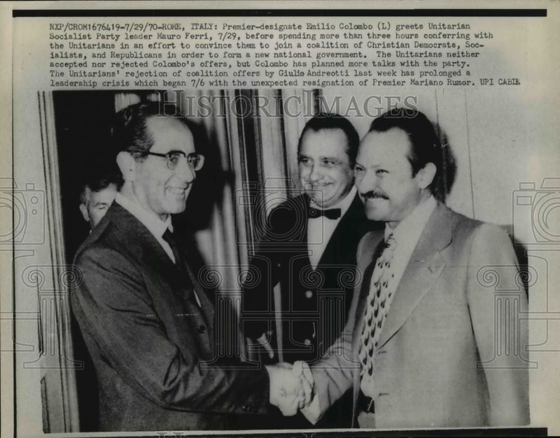 Load image into Gallery viewer, 1970 Press Photo Emilio Colombo, Mauro Ferri at Unitarian Meeting, Rome, Italy
