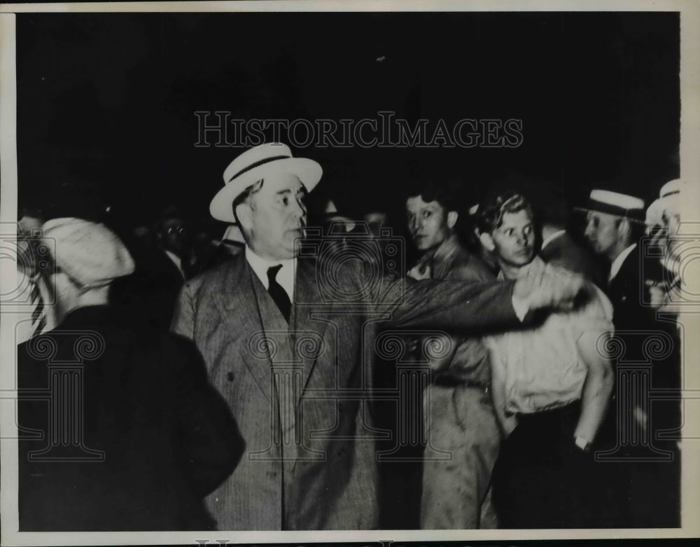 1937 Press Photo Johnstown's mayor Daniel J. Shields on strike battlefront