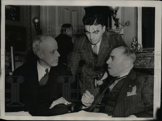 1939 Press Photo Norman Thomas Confers w/ Representatives after House Neutrality